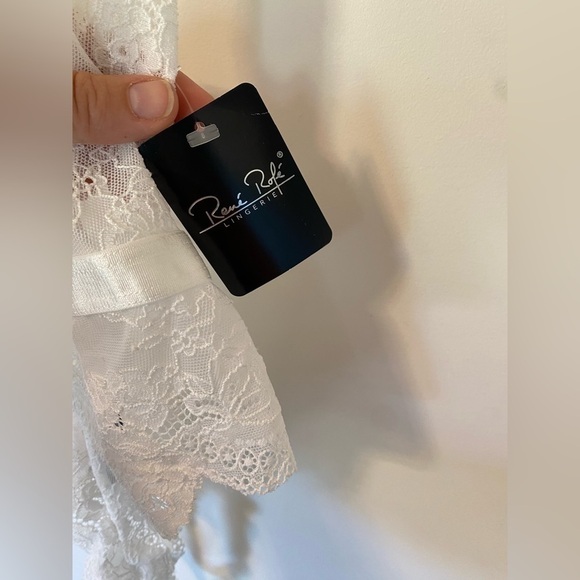 Rene Rofe plunging neckline lace teddy - Picture 3 of 5